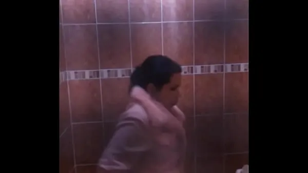 عرض My hot bitch in the bathroom مقاطع فيديو حديثة