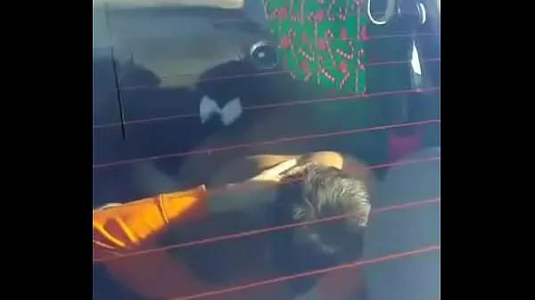 Couple caught doing 69 in car friss videó megjelenítése