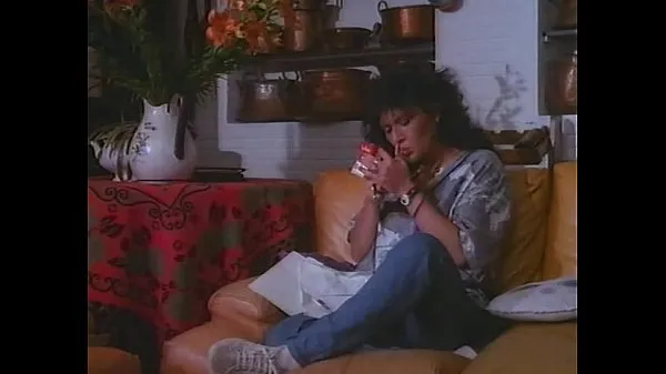 Zobraziť nové videá (Il vizio preferito di mia moglie (1988) - Blowjobs & Cumshots Cut)