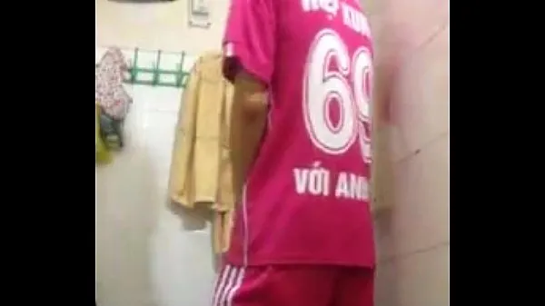 Vietnamese boy always has to buy new clothes friss videó megjelenítése