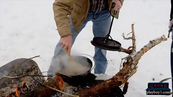 Mostra Coppia di cowboy scambisti prima volta orgia con altre coppienuovi video