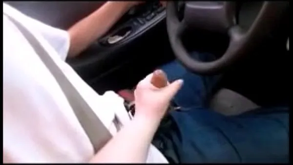 Zobrazit Wife Teaches Teen To Drive While Playing with his Dick & Make Him Cum Huge nových videí