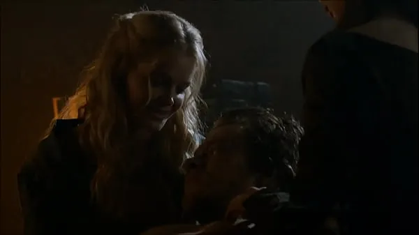 Afficher Alfie Allen sexe et castration dans Games of Thrones S03E07 nouvelles vidéos