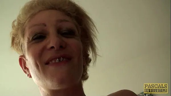 Hiển thị Inked UK skank railed rough in ass by maledom Video mới