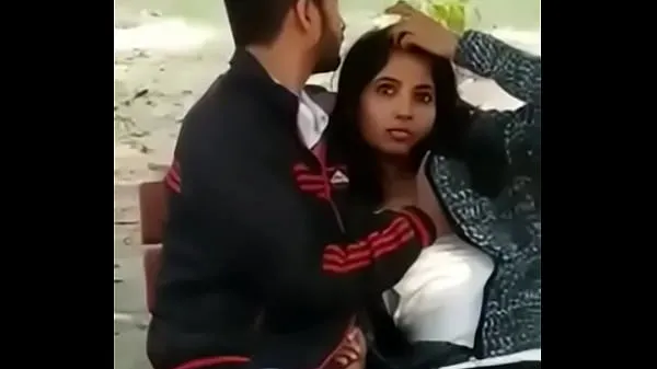 Mostrar Romance em um parque vídeos recentes