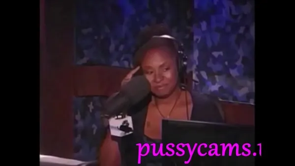 老人とクソマシンに乗っている熱い雌犬-pussycams.us 個の新鮮な動画を表示