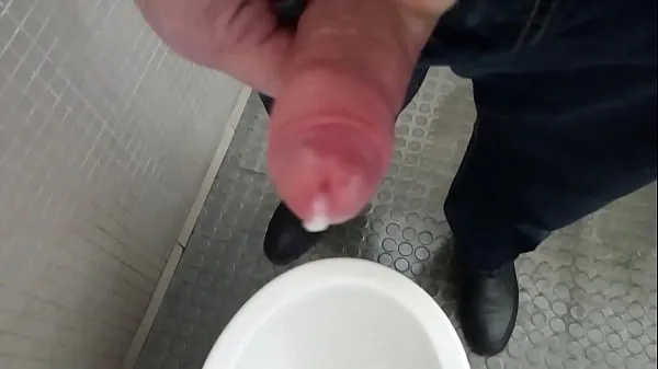 Näytä handjob at work tuoretta videota