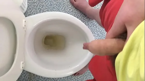 Show Pissing in the toilet fresh Videos