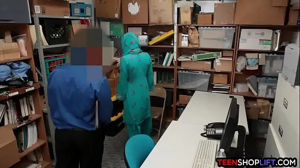 Arab teen shoplifter caught and fucked by security تازہ ویڈیوز دکھائیں