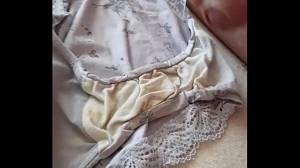 Prikaži Cum on Dirty panties from my bbw svežih videoposnetkov