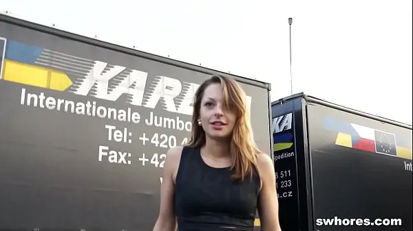 Afficher Prostituée vraiment mignonne suce comme un maniaque nouvelles vidéos