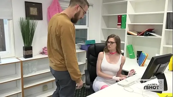 Mostra Splendida Office Whore viene distrutta da un ragazzo casuale da Internetnuovi video