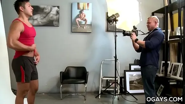 Homosexueller Spaß beim Fotoshootingneue Videos anzeigen