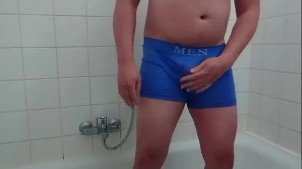 Afficher Chubby pissing in bath nouvelles vidéos