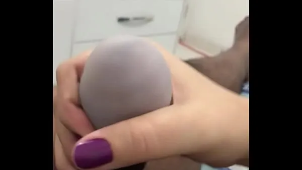 Zobrazit wife jacking me off with egg nových videí