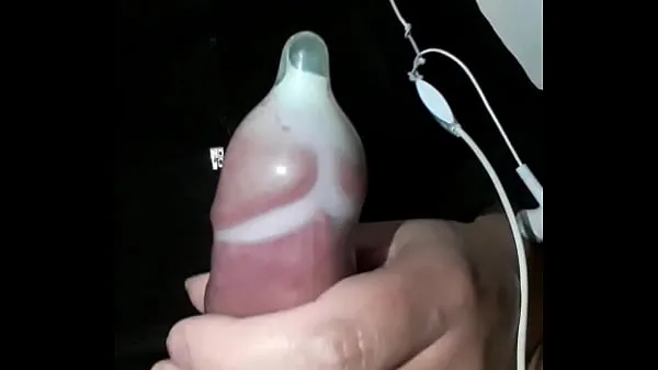 Εμφάνιση huge cum in condom φρέσκων βίντεο