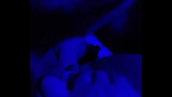 显示Huge Blacklight Cumshot新鲜视频