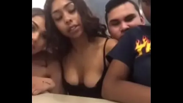 Toon Crazy y. showing breasts at McDonald's nieuwe video's