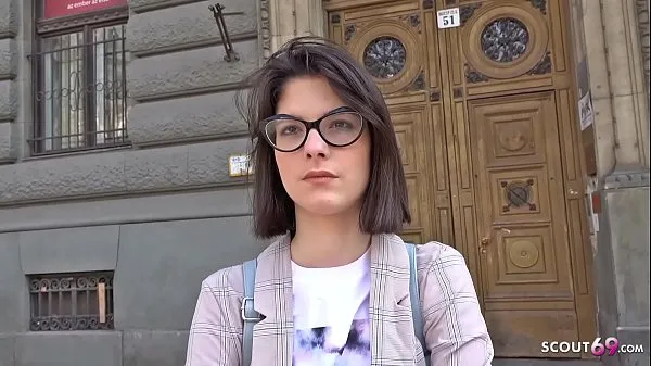 GERMAN SCOUT - Teen Sara Talk to Deep Anal Casting friss videó megjelenítése