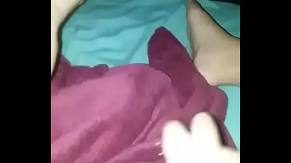 Mostrar Chica cachonda masturbándose con un cepillo para su amiga (Parte 1 vídeos nuevos