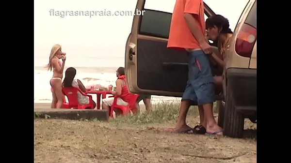 Morena chupa pau do parceiro em praia do litoral de São Paulo - Brasil Yeni Videoyu göster