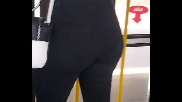 Afficher Gros cul en jeans dans le bus nouvelles vidéos