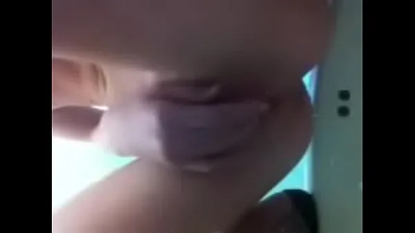 Zobrazit Teen selfshot masterbating nových videí