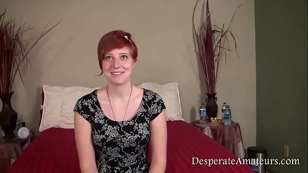 새로운 비디오 Casting redhead Aurora Desperate Amateurs 보여주세요