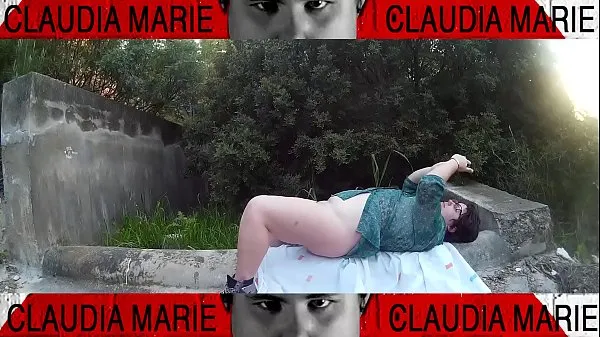 Afficher La grosse femme devient excitée et ils doivent s'engager sur une voie pour avoir des relations sexuelles. En public, il donne toujours plus morbide nouvelles vidéos