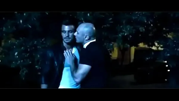 عرض Gay Kiss from Mainstream Movies مقاطع فيديو حديثة