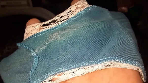 Wet Panties friss videó megjelenítése