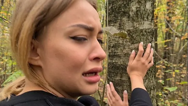 Mostrar loco loco estaba mirando a la chica! luego la jodió en el bosque (Loren fresa vídeos nuevos