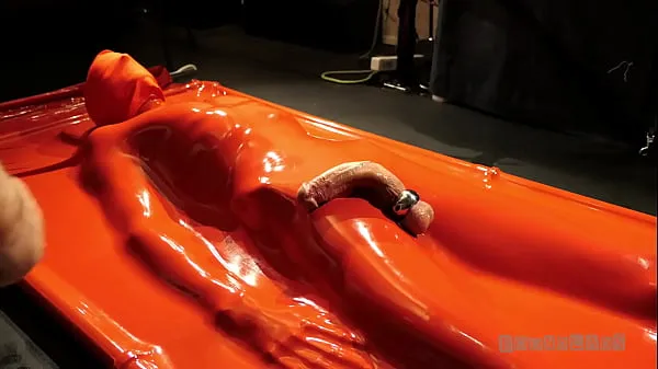 Zobrazit Boundlads - Senstitive Slave in Vacbed nových videí