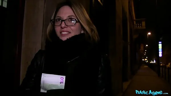 Pokaż Public Agent French Babe in Glasses Fucked on a Public Stairwellnowe filmy