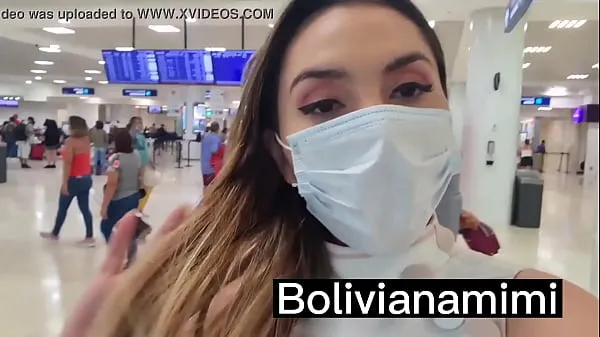 Mostrar Sin calzon en el aeropuerto de Cancun.... miralo en bolivianamimi.tv vídeos nuevos