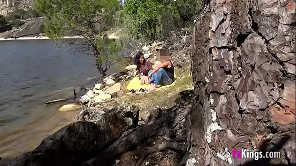 Mostrar Filmando a una latina caliente follándose a un tío en el lago vídeos nuevos