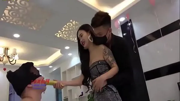 새로운 비디오 chinese femdom couple 보여주세요