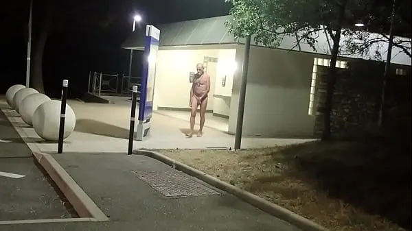 surprised naked in rest area restroom تازہ ویڈیوز دکھائیں