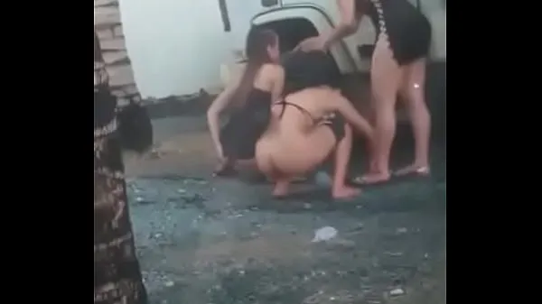 Bunda gostosa de mulheres mijando na rua Yeni Videoyu göster