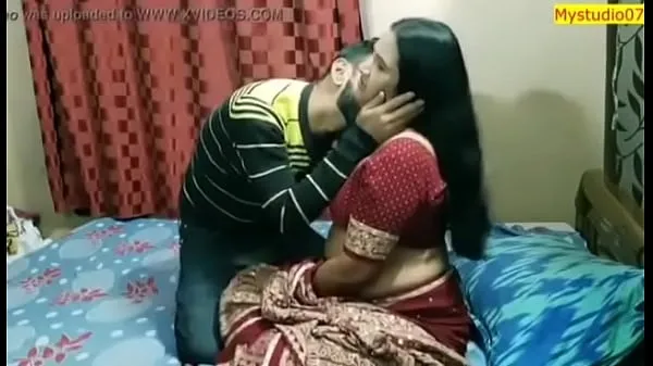 Prikaži Sex indian bhabi bigg boobs svežih videoposnetkov