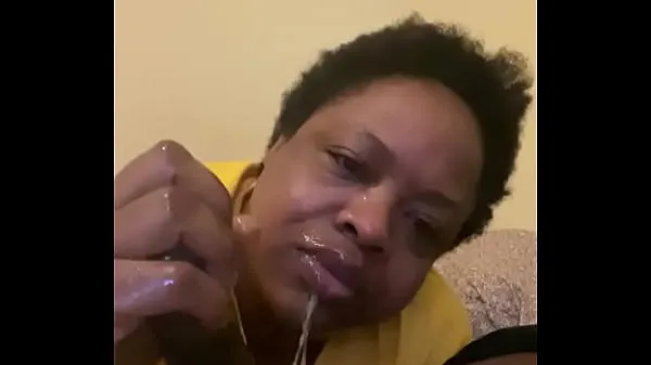 Mature ebony bbw gets throat fucked by Gansgta BBC 個の新鮮な動画を表示
