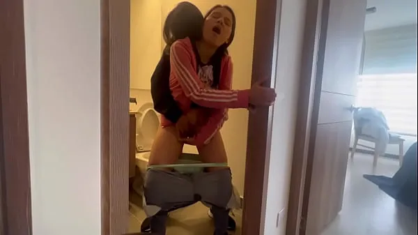 My friend leaves me alone at the hot chick's house and we fuck in the bathroom Yeni Videoyu göster