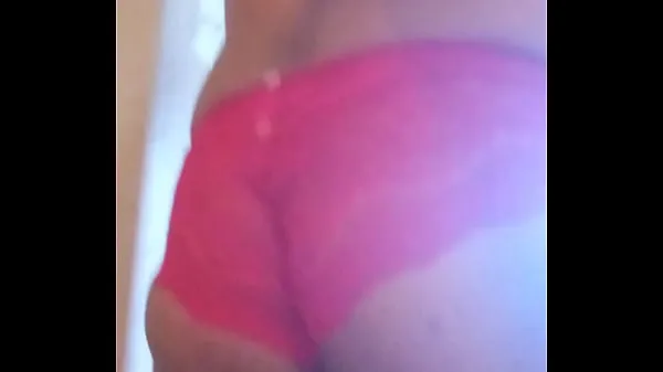 Näytä Girlfriends red panties tuoretta videota