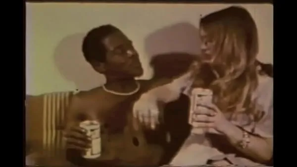 Εμφάνιση Vintage Pornostalgia, The Sinful Of The Seventies, Interracial Threesome φρέσκων βίντεο