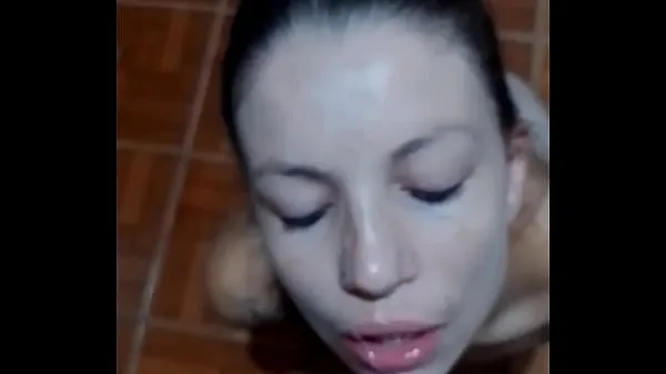 새로운 비디오 beautiful young white girl, gives an amazing facial blowjob until she gets cum in her mouth 보여주세요