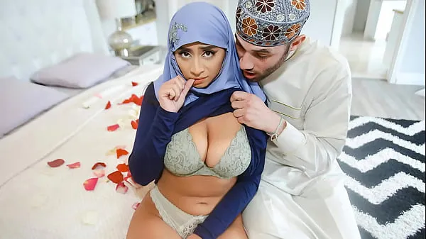 Show Arab Husband Trying to Impregnate His Hijab Wife - HijabLust fresh Videos