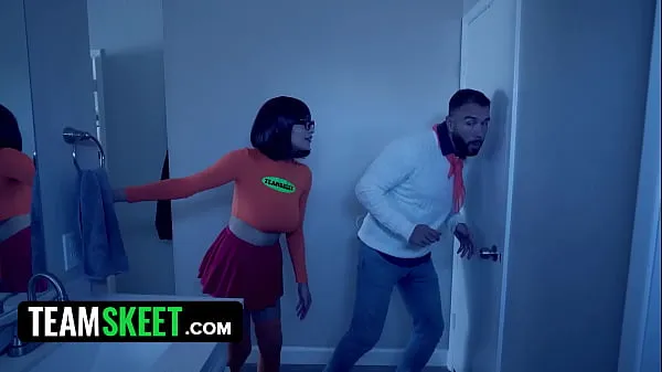Show Jinkies! Velma & Fred Are Trying To Solve A Mystery In A Creepy House But They Fuck Instead fresh Videos