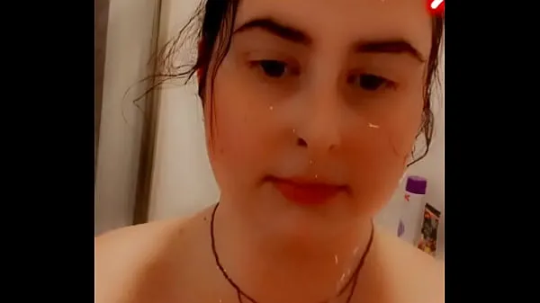 Just a little shower funneue Videos anzeigen