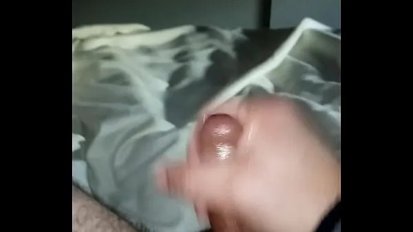 Vis Una paja en la cama con mucha leche ferske videoer