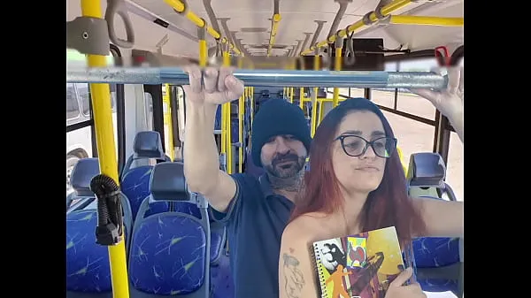 عرض Estudande e fodida por estranho dentro do onibus مقاطع فيديو حديثة